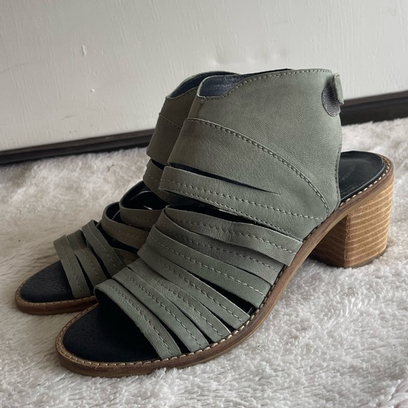 Sbicca green leather strappy sandal block chunk heel - Picture 1 of 11